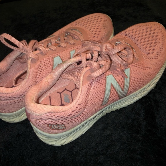 New Balance • Women’s Athletic Running Shoes - Picture 4 of 6
